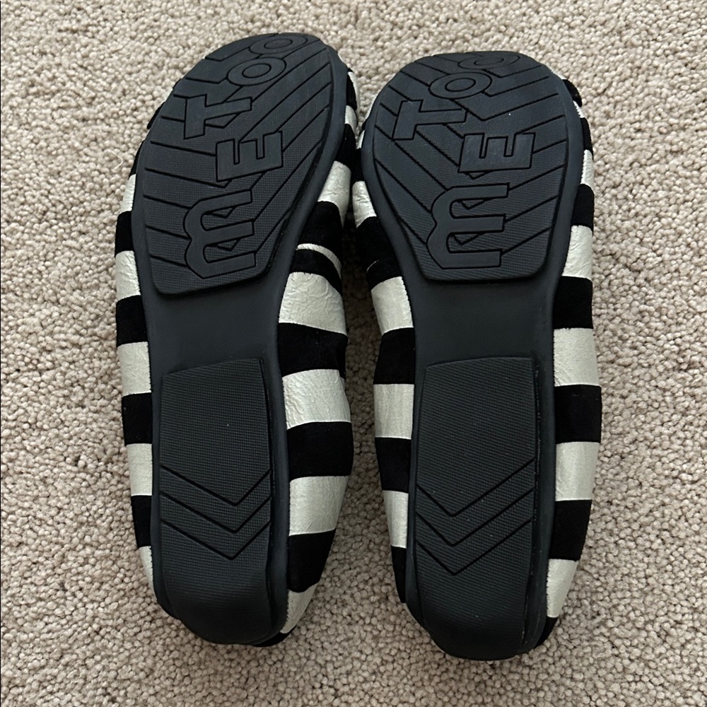NWOT Me Too Zebra Stripe Flats with Silver Buckle - Picture 3 of 3